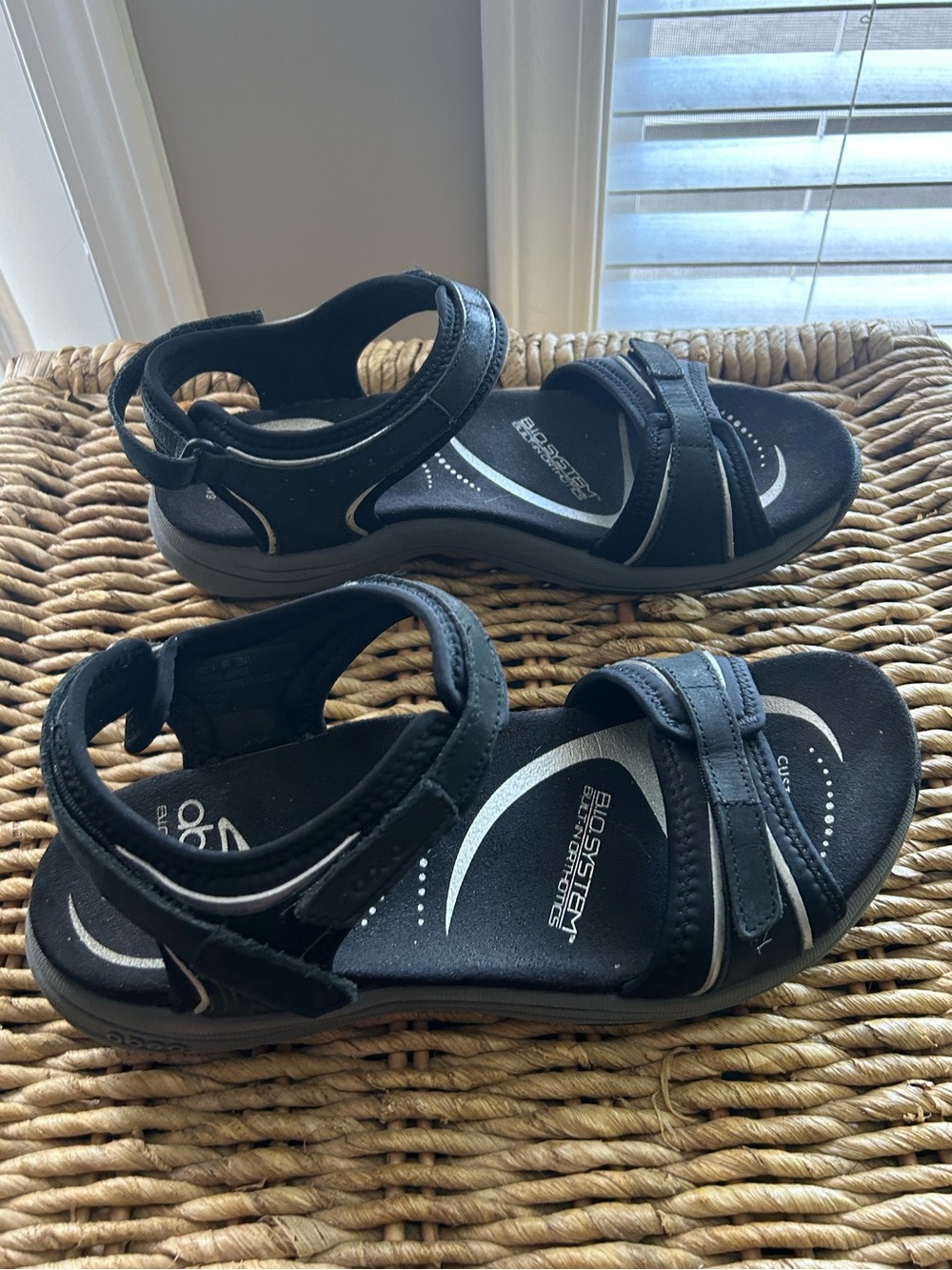 Abeo Black Women's Bio System Adjustable Comfort Sandals Size 9 - Picture 3 of 6